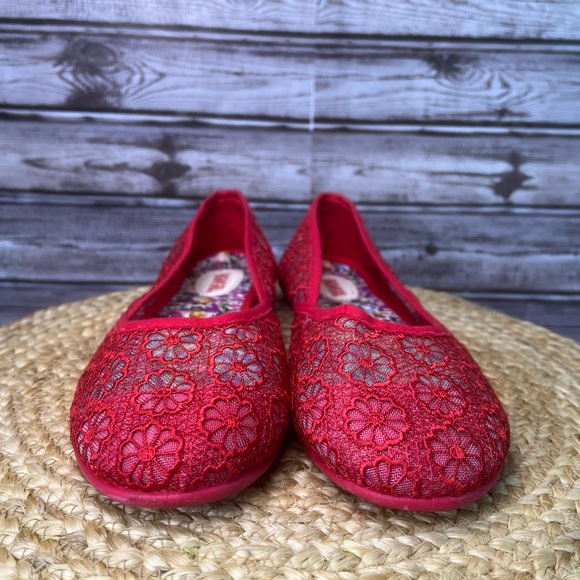Bongo Women's Red Crochet Flower Cut Out Round Toe Flat Shoes Size 10 Vintage - Picture 3 of 12